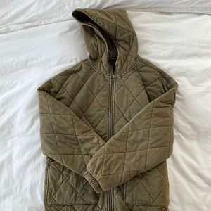 Cute and comfy jacket a little over sized great for layering .